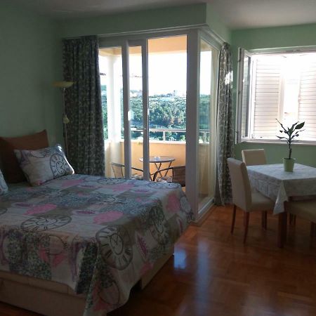 Seaside Apartment ซัฟทัท ภายนอก รูปภาพ