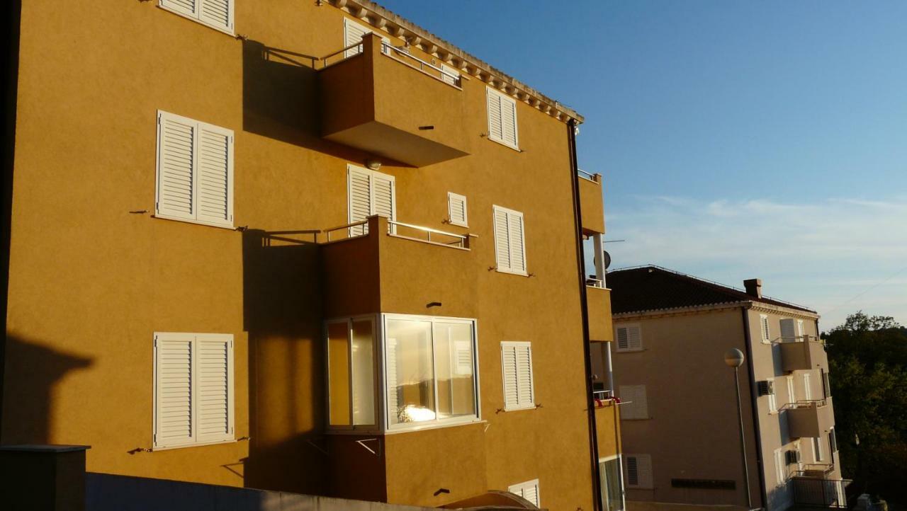 Seaside Apartment ซัฟทัท ภายนอก รูปภาพ
