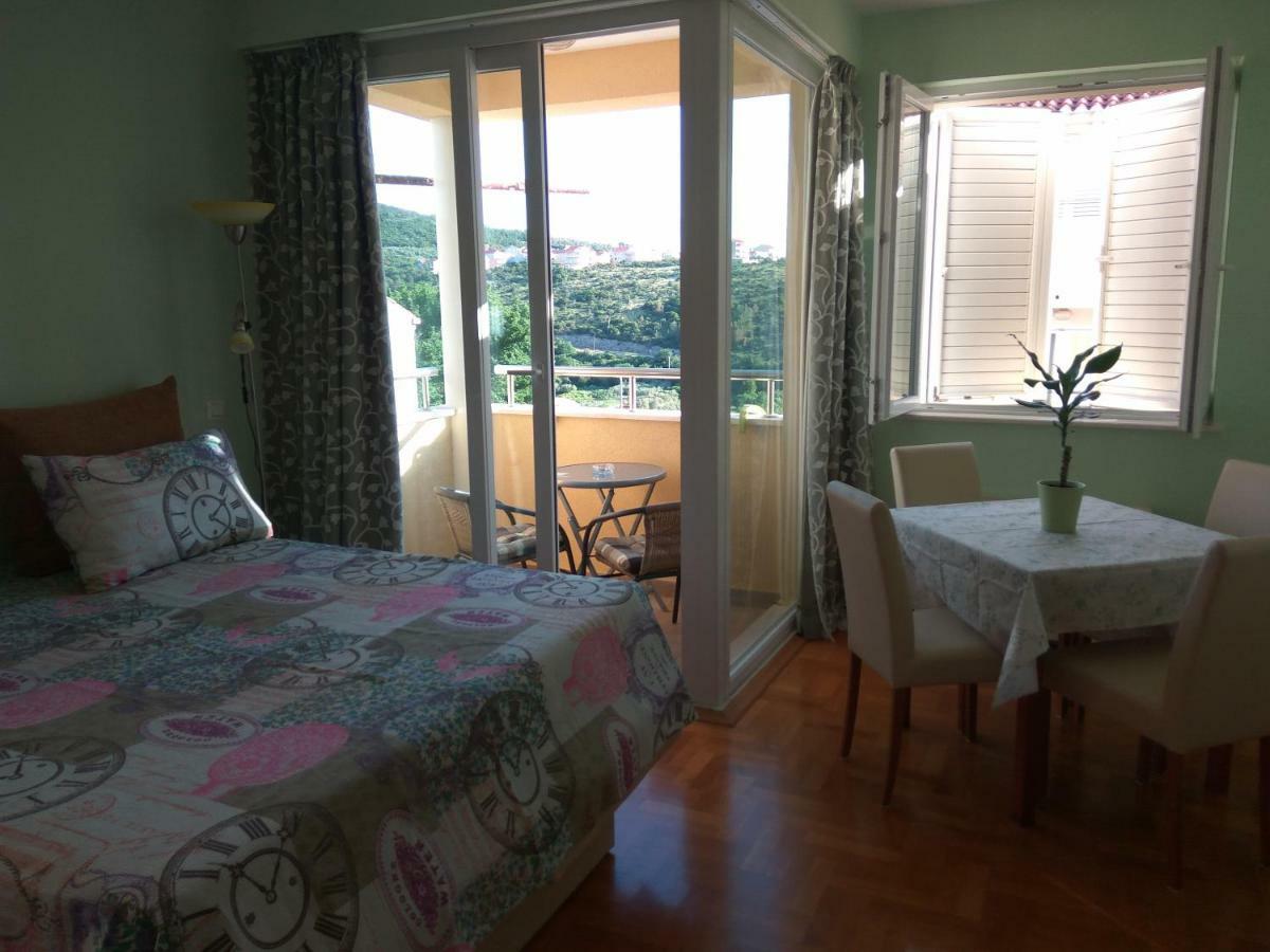 Seaside Apartment ซัฟทัท ภายนอก รูปภาพ