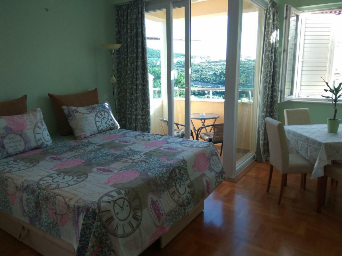 Seaside Apartment ซัฟทัท ภายนอก รูปภาพ