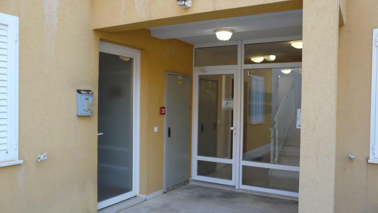 Seaside Apartment ซัฟทัท ภายนอก รูปภาพ