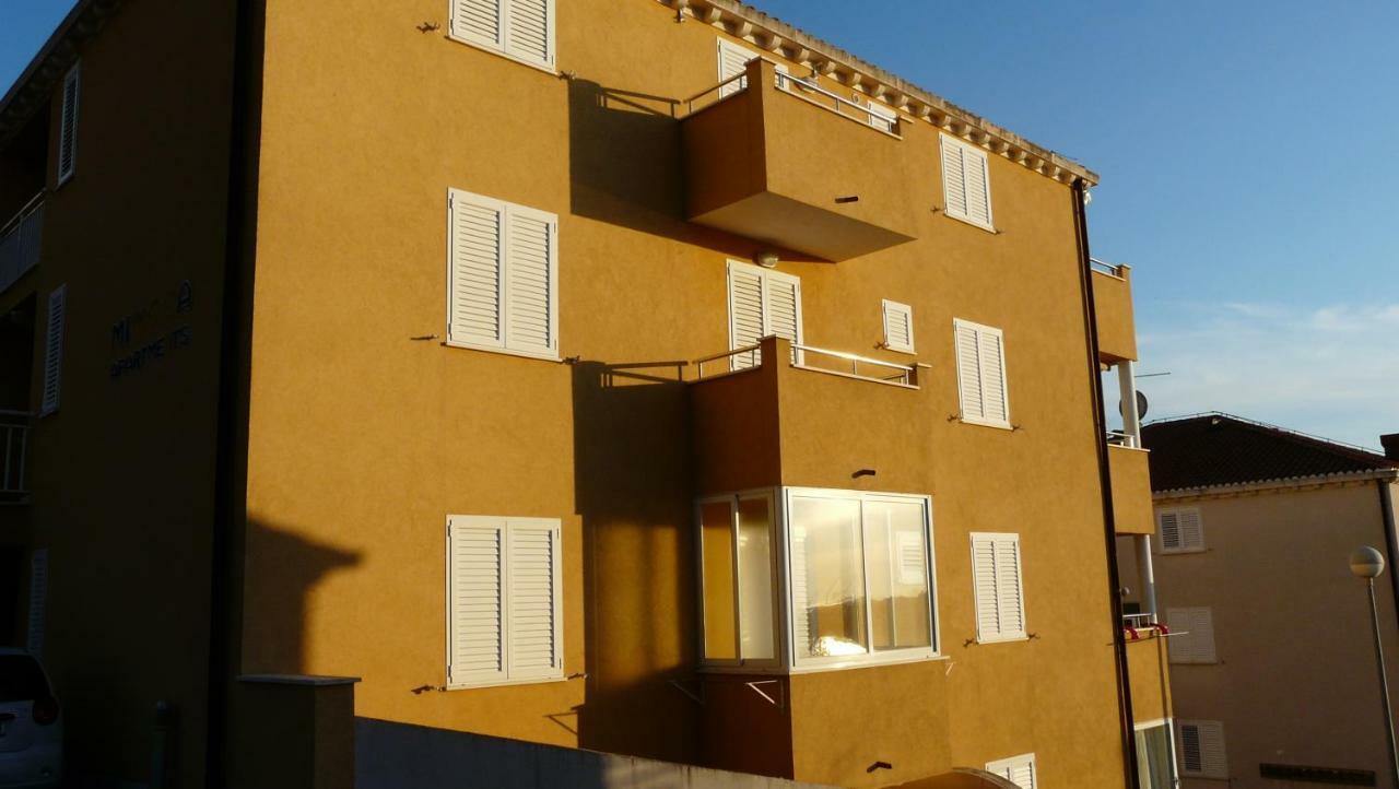 Seaside Apartment ซัฟทัท ภายนอก รูปภาพ