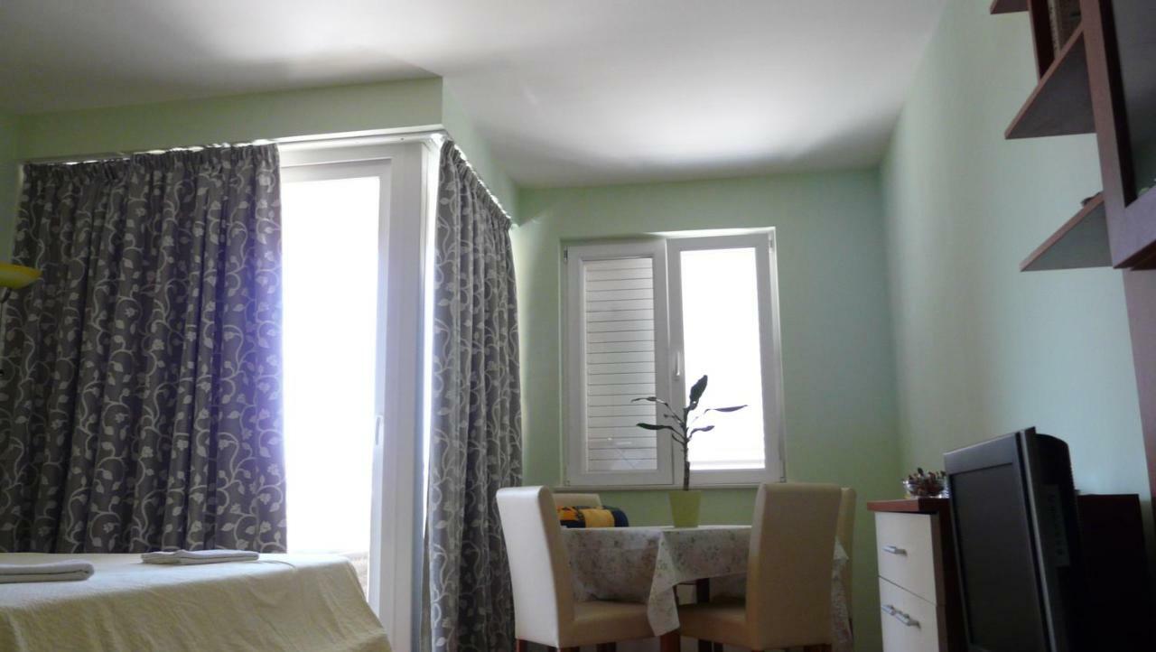 Seaside Apartment ซัฟทัท ภายนอก รูปภาพ
