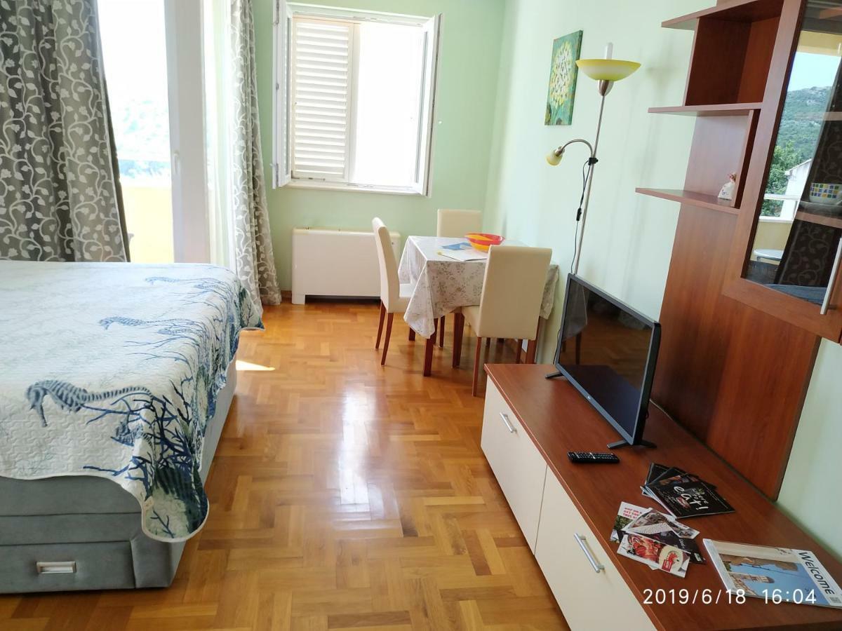 Seaside Apartment ซัฟทัท ภายนอก รูปภาพ